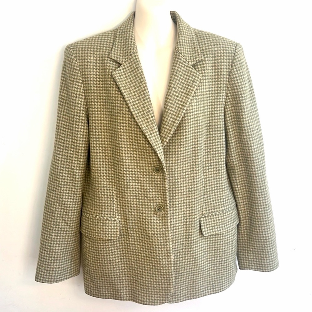 Pendleton Green and Tan Blazer Houndstooth Pattern